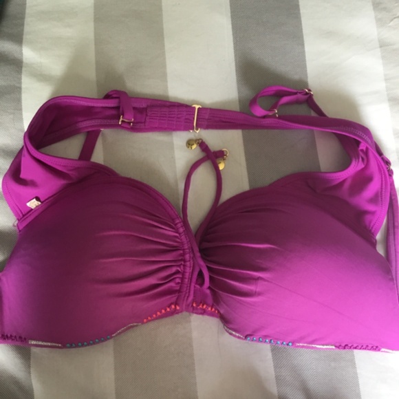 Bikini - Picture 3 of 3